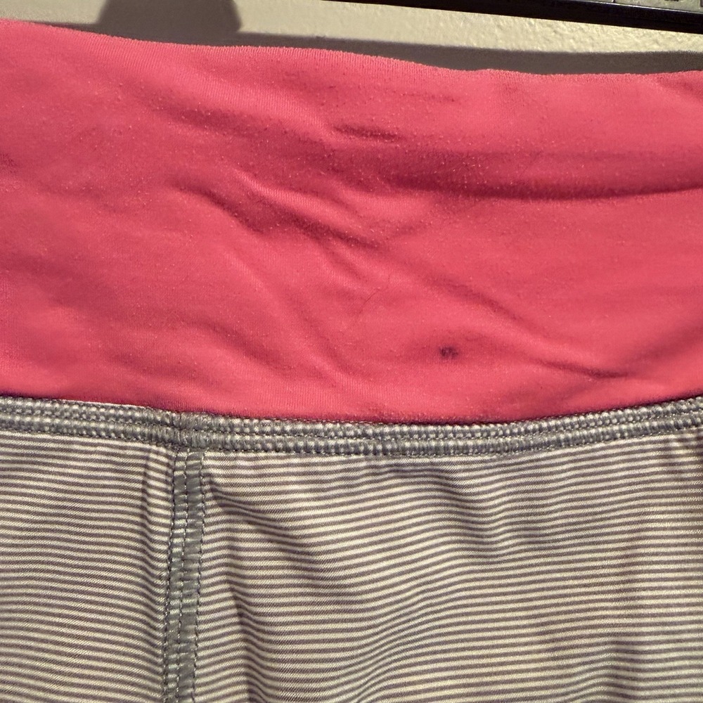 Lululemon‎ Run Speed Short Naked Seam Gray Pink Size 6 Wee Stripe Tiny Spot ✔️🤳 - Picture 5 of 10